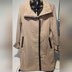 Calvin‎ Klein Black and Tan Trench Coat with Timeless Appeal